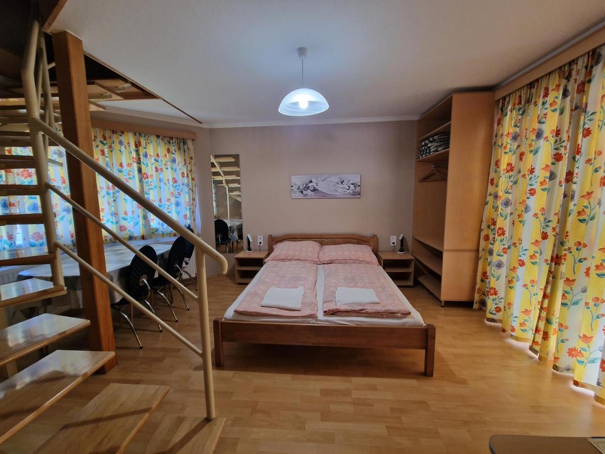 Villa Leticia Siofok Ngoại thất bức ảnh